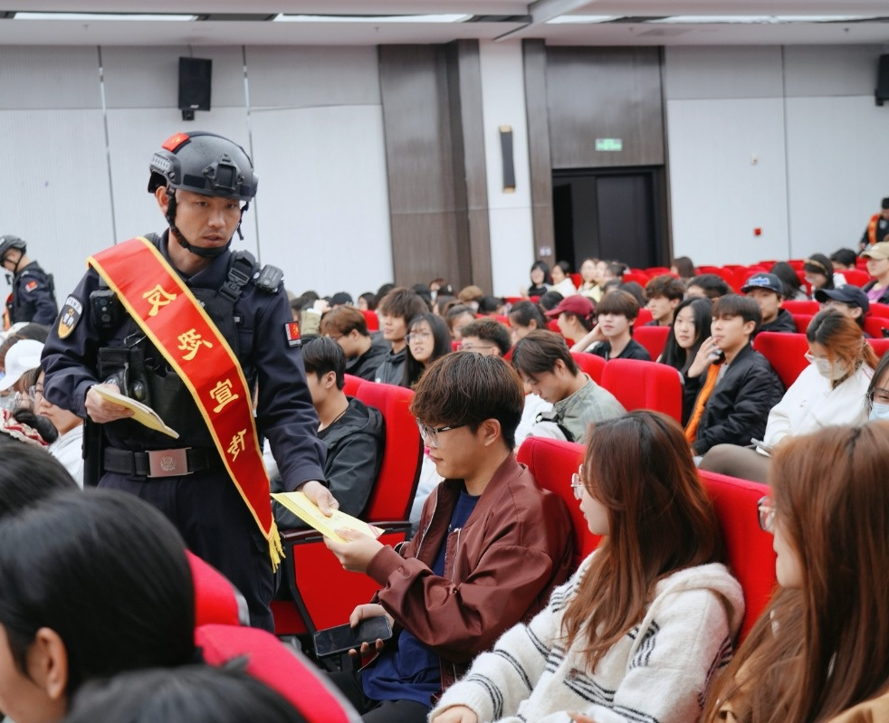 1745195319563759.png 1745195319563759.png