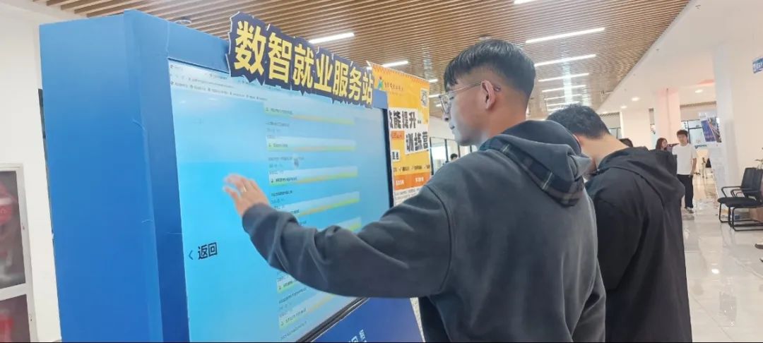 1750119250130816.jpg 1750119250130816.jpg