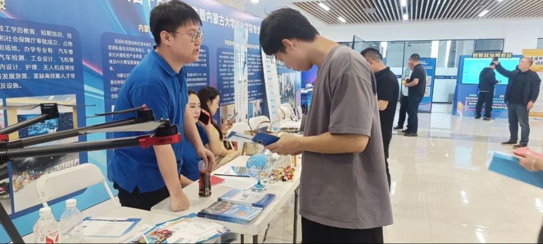 1750119297119787.jpg 1750119297119787.jpg