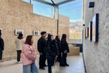  米乐官网语言与传媒学院首届“凝视之间”联合摄影展隆重启幕