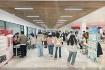 米乐官网联合玉泉区人社局举办困难群体毕业生专场招聘会