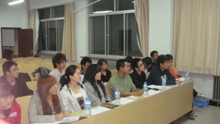 米乐官网文学与新闻传播系学生会组织2009年纳新面试活动