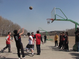 文学与新闻传播系举办3对3篮球赛