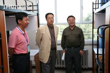 副校长王万义教授到米乐mile官方网站视察新生报到工作