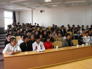 米乐官网土木工程系举办2009级新生专业教育专题讲座