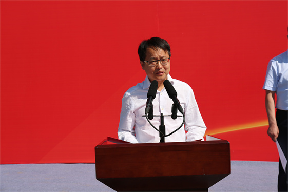 华西希望集团总裁、特驱集团创始人王德根致辞.jpg