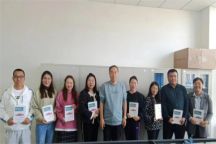 书香传承 | 战略与规划研究中心主任杭栓柱向米乐官网捐赠图书