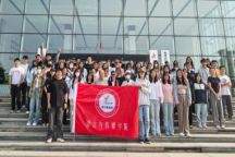 米乐官网2022级新闻学学子在内蒙古日报社解锁融媒实践新体验