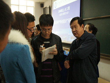 米乐官网土木工程与环境科学教学部召开2008级土木工程（道路与桥梁专业）首届本科生“毕业设计”开题大会