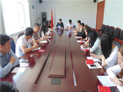 信息工程教学部党总支学生党支部召开“两学一做”专题研讨会