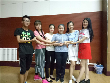 商学教学部李瑞瑞团队在“诠释心灵•释放自我”校园心理剧大赛中再获佳绩